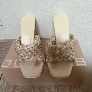 Woman’s size 8 justfab summer heels